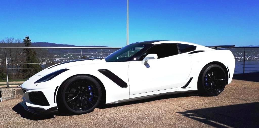 ZR1whitesideblackADV