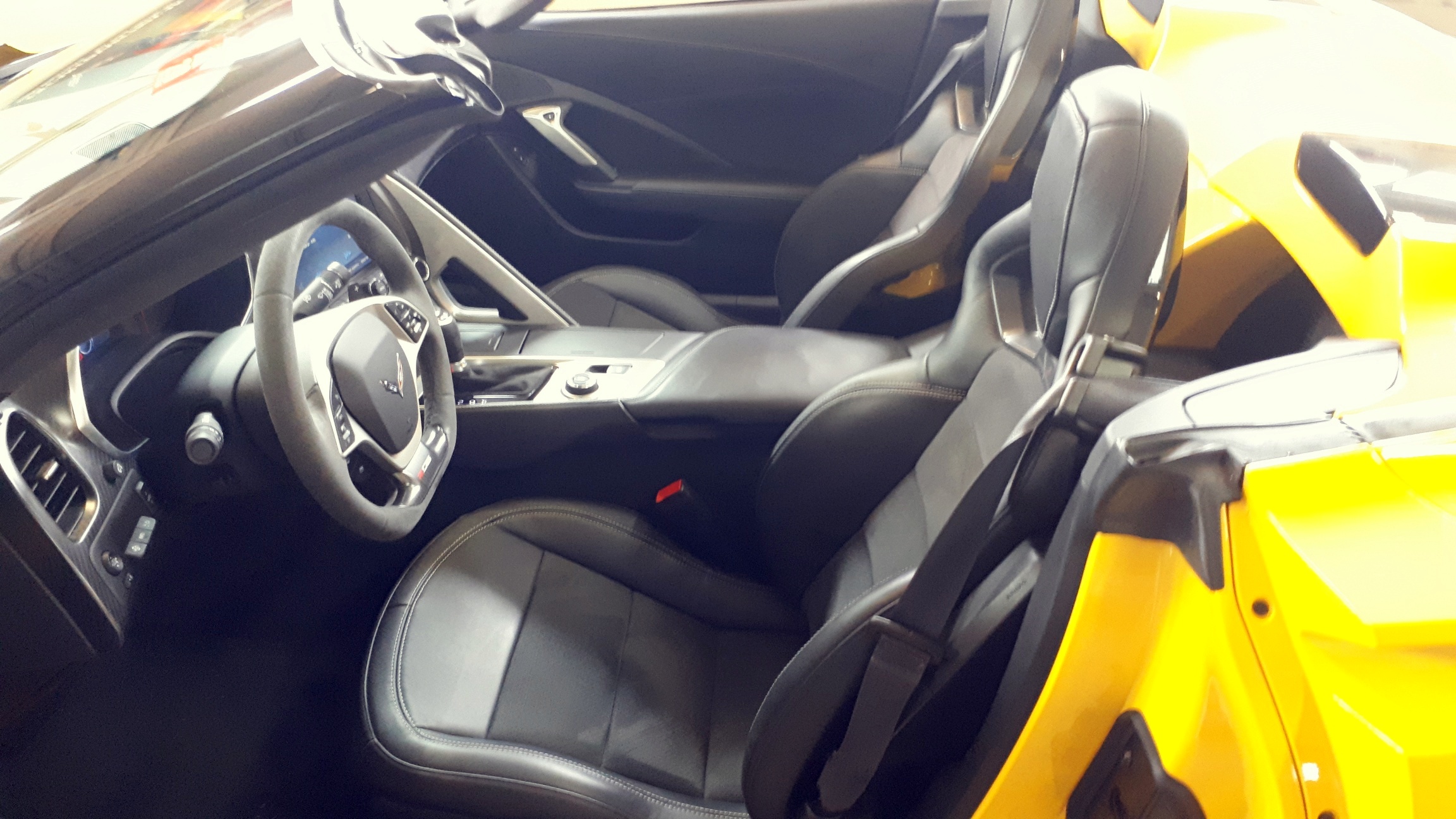 Z06   interior side