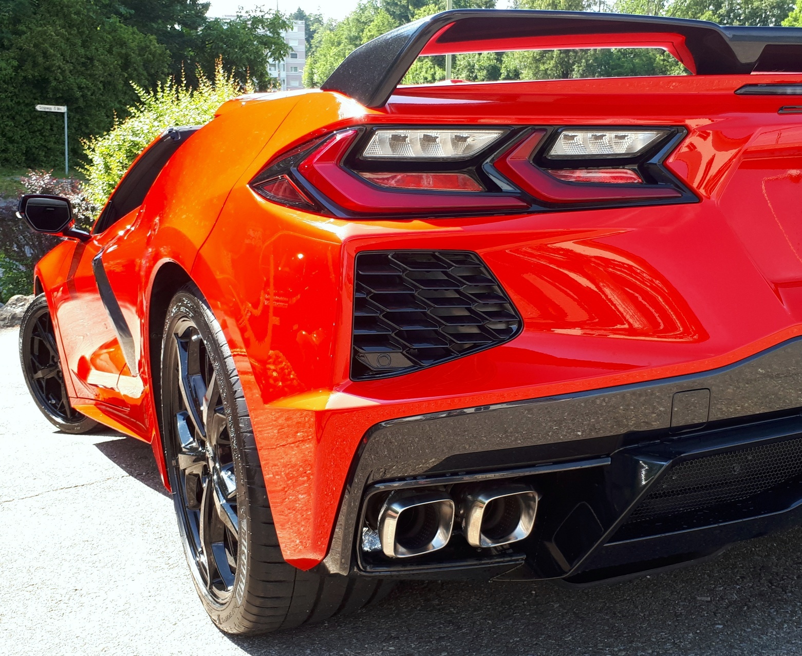 C8 ex Can. Torch Red part rear side