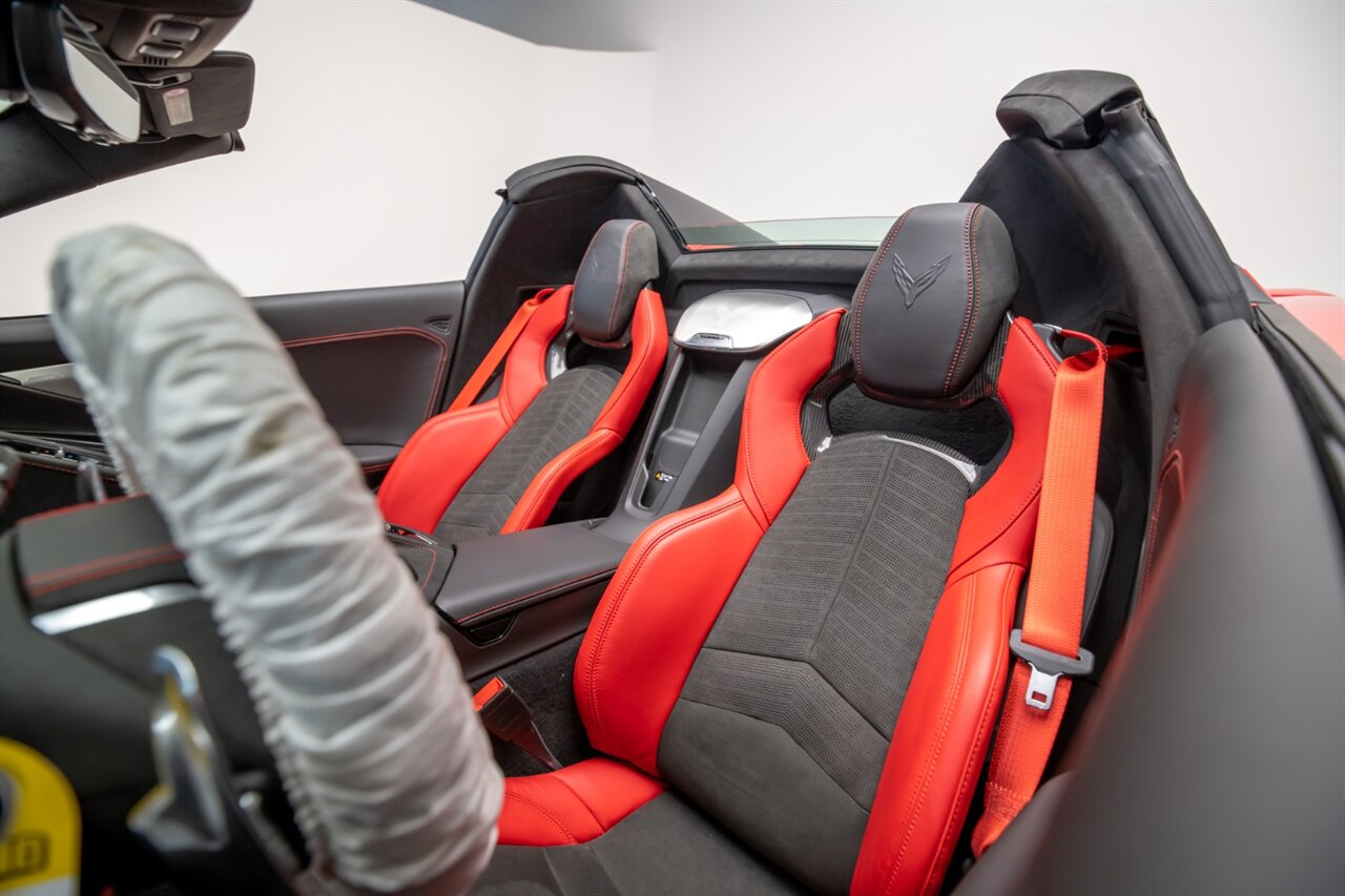 C8ConvredexVelocinteriorseatsblackred