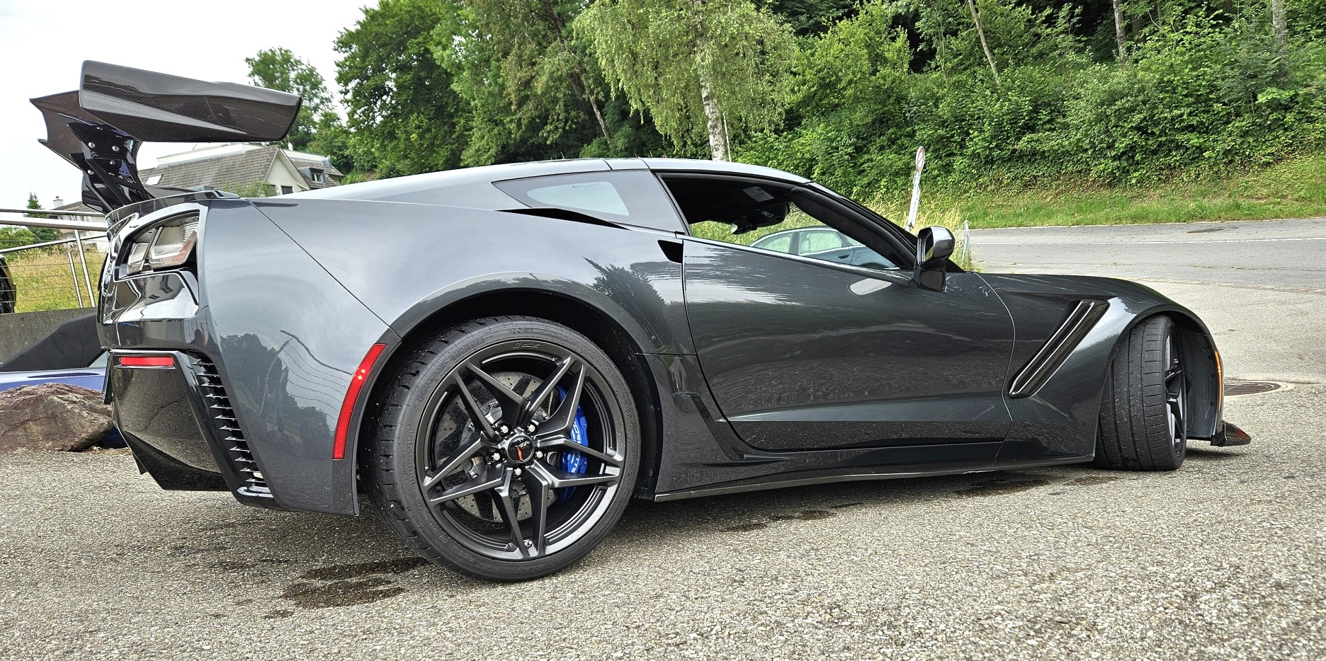 ZR119exRenevsidelowfrthighrearramp