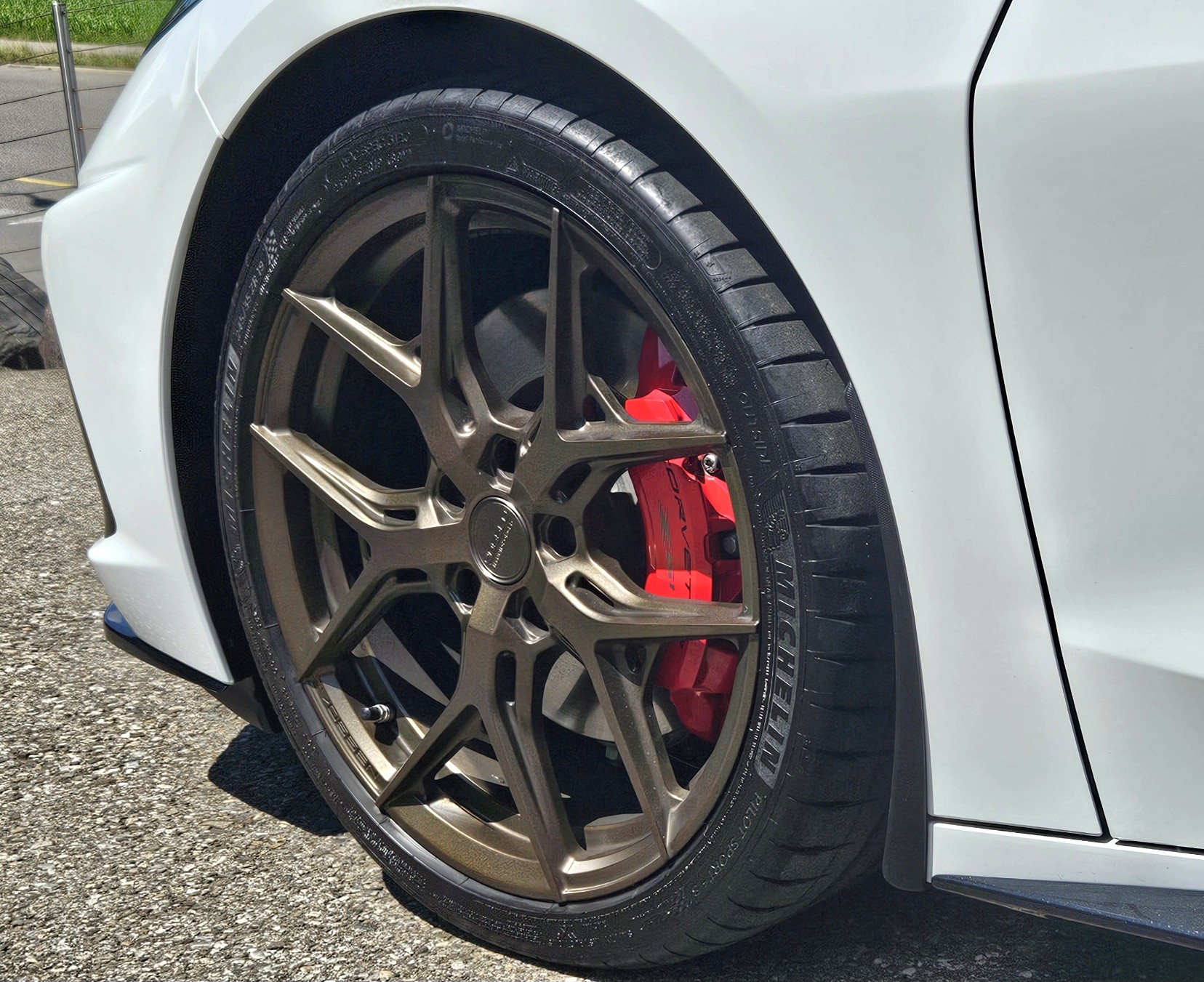 C8HTCwhiteblexKohlerfrtwheelVossenbr
