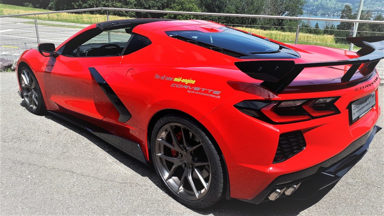 C8 Stingray R – Race inspired